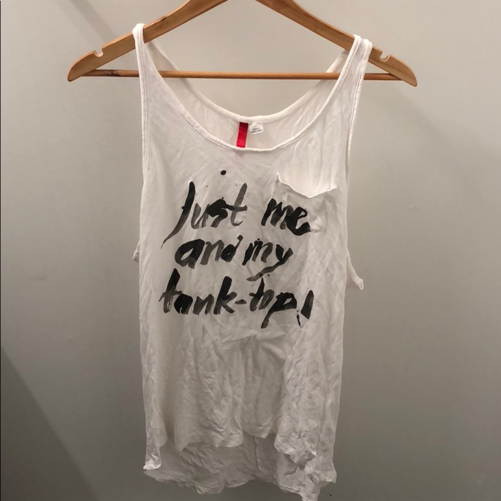 Oversized graphic tank